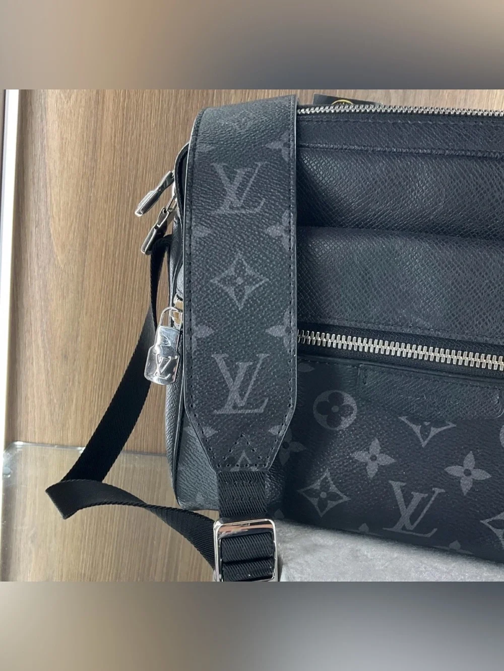 Louis Vuitton unisex Monogram Eclipse Black/Gray Crossbody Bag Zip Adjustable